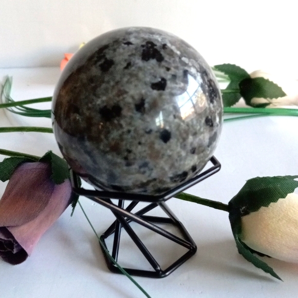 Yooperlite Crystal Sphere - Picture 7 of 11